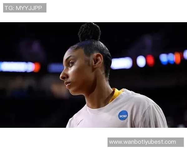 美国女篮训练营名单公布克拉克领衔新星朱朱沃特金斯闪耀其中