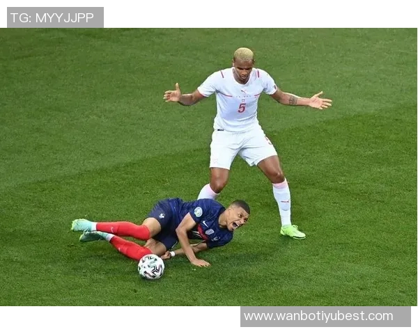 阿坎吉谈换位策略：黄牌压力下我愿意承担更多风险